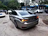 Фото 6 - Lexus ES