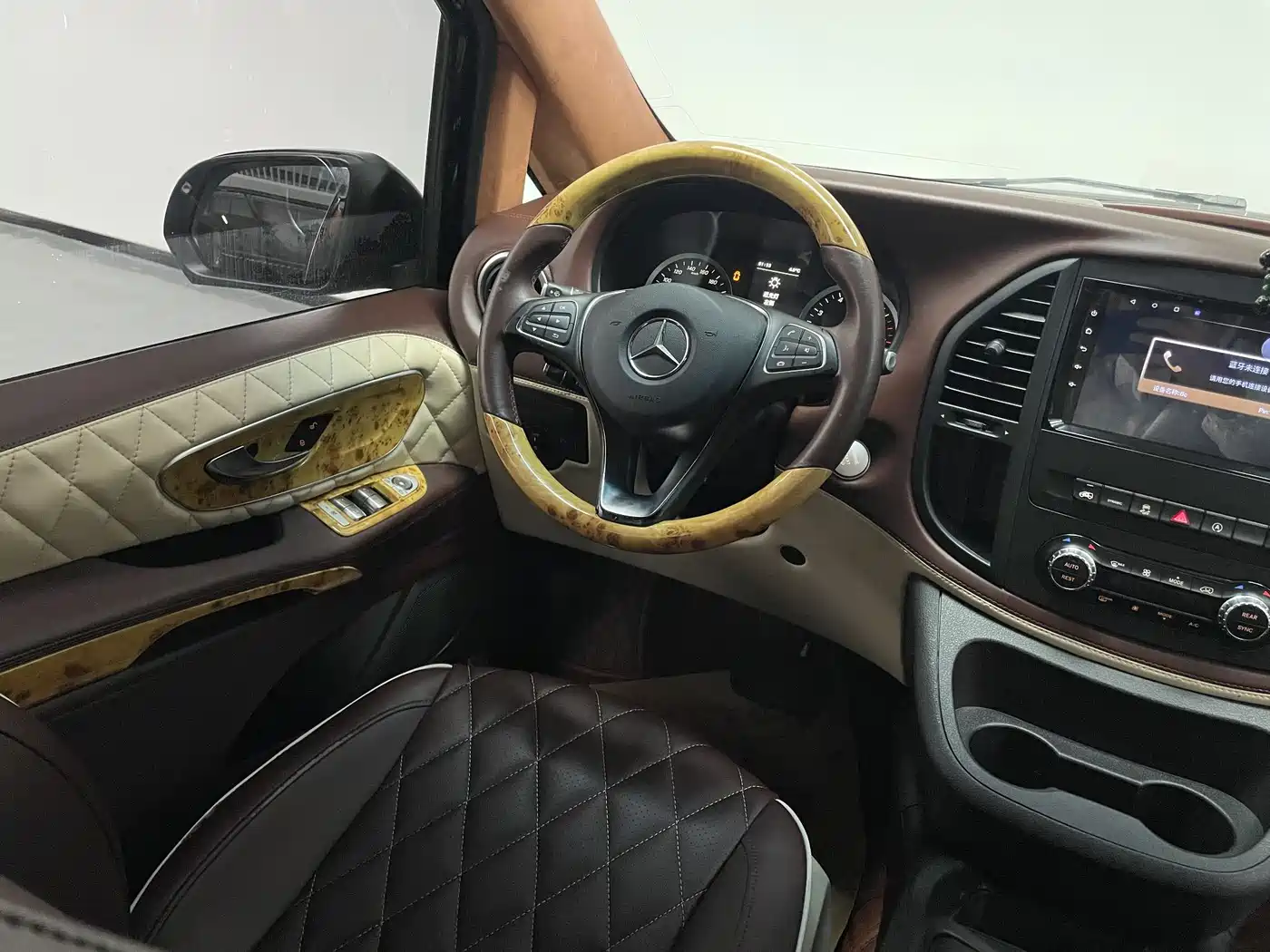 Mercedes-Benz Vito 2020 2.0T Business Edition (7-seater) фото 14