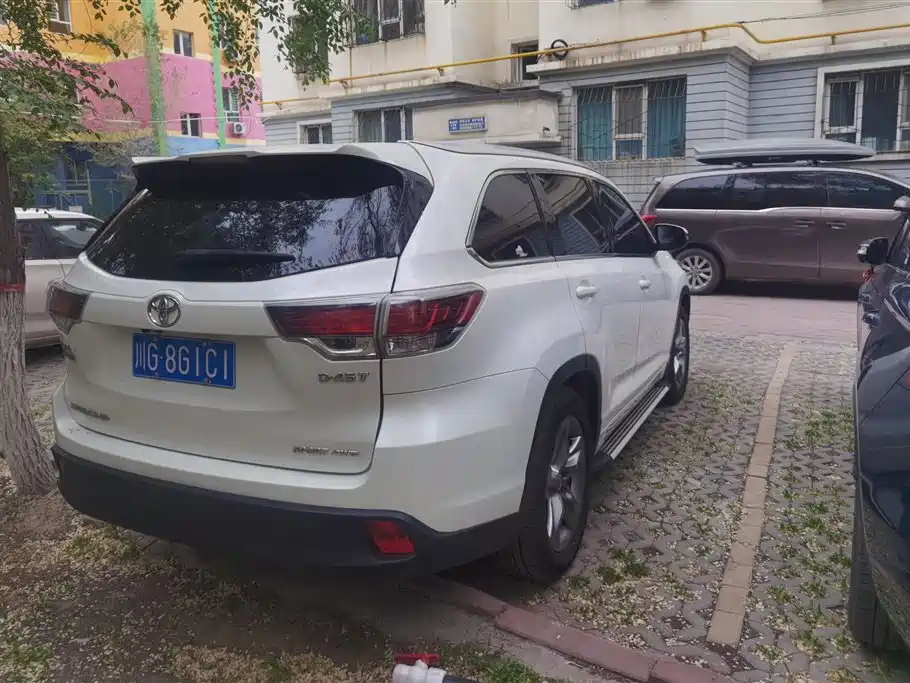 Toyota Highlander 2015 2.0T AWD Luxury Edition 7-seater фото 3