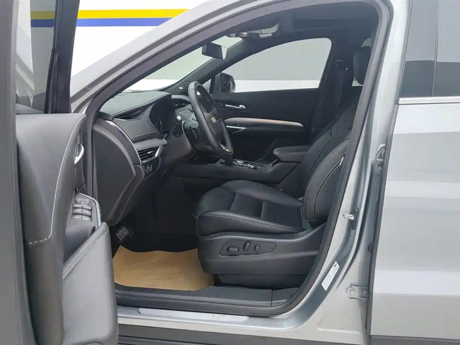 Cadillac XT4 2022 28T FWD Luxury фото 9