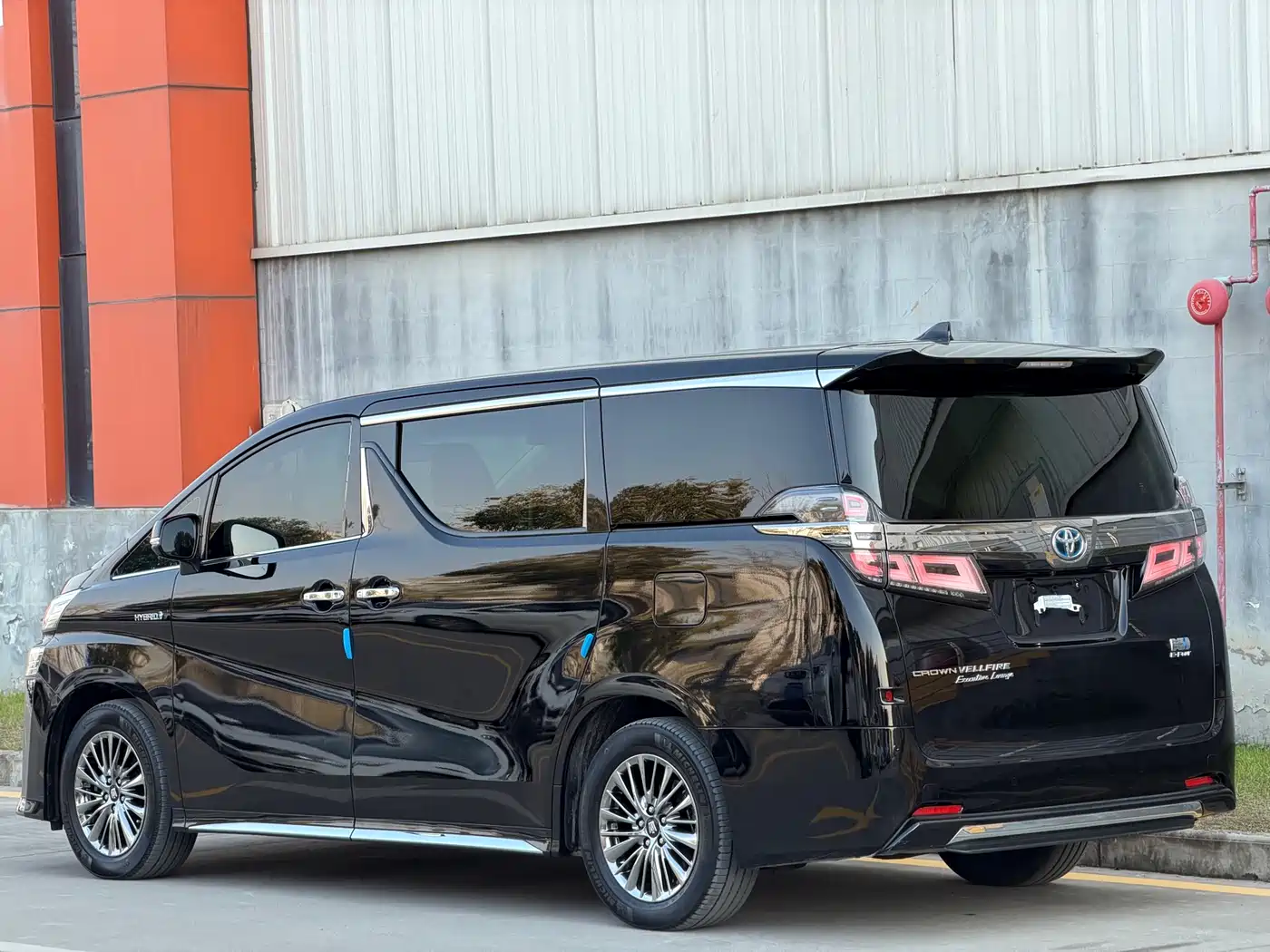 Toyota Vellfire 2021 Crown Hybrid 2.5L HV Supreme Edition фото 10