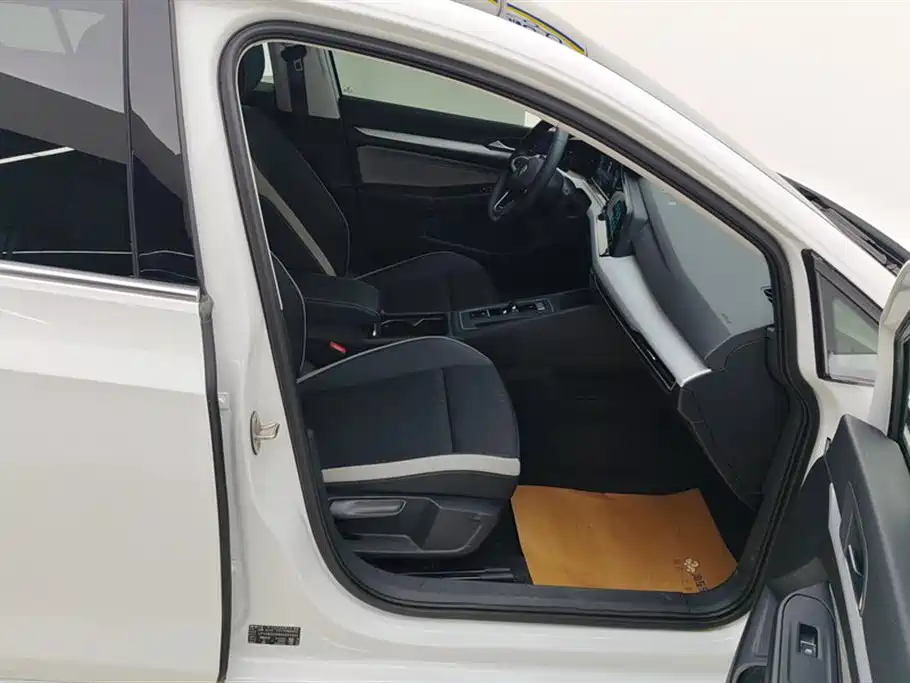 Volkswagen Golf 2023 Facelift 280TSI DSG Pro фото 8