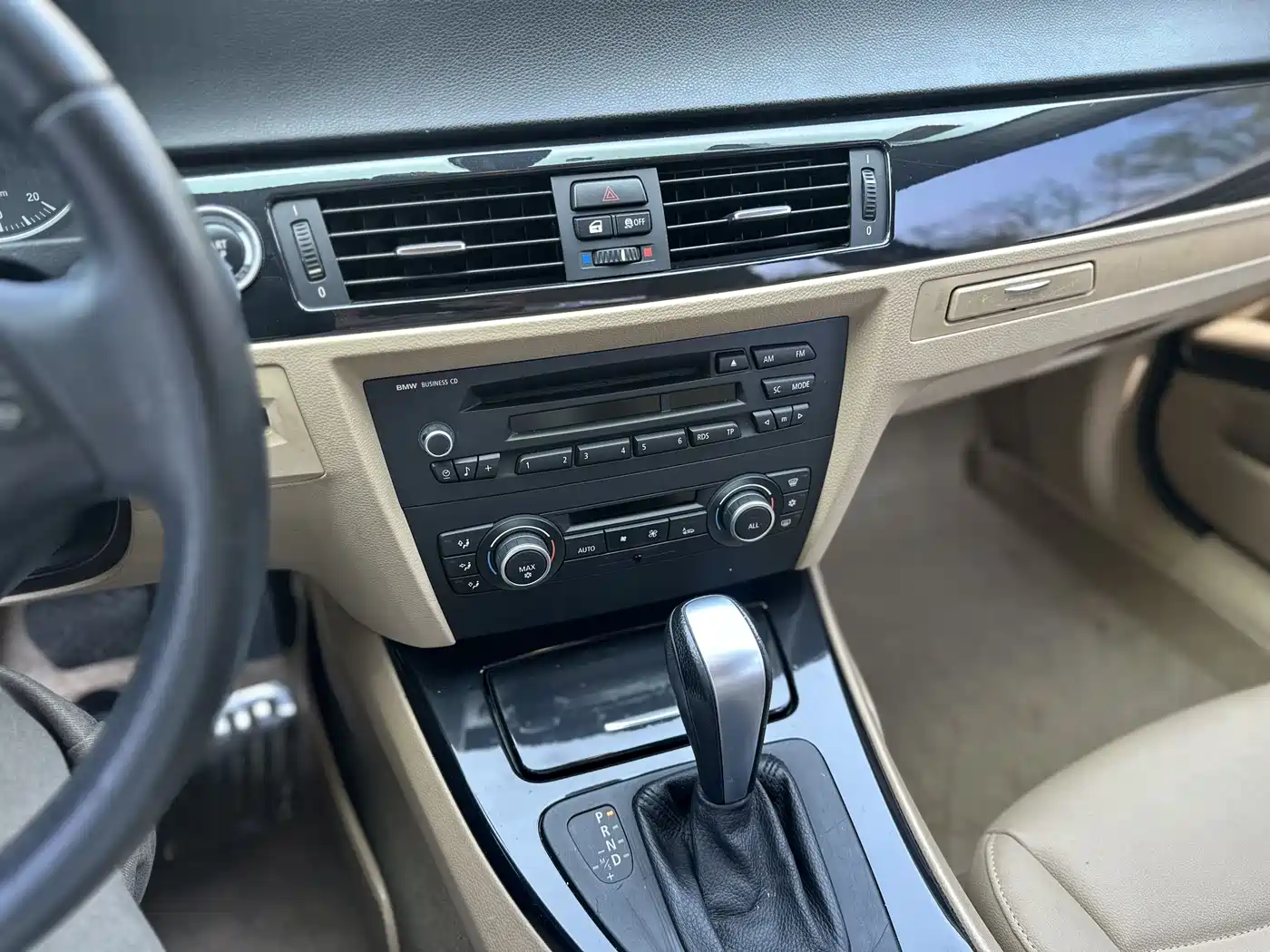 BMW 3 Series (Import) 2012 318i Leading фото 11