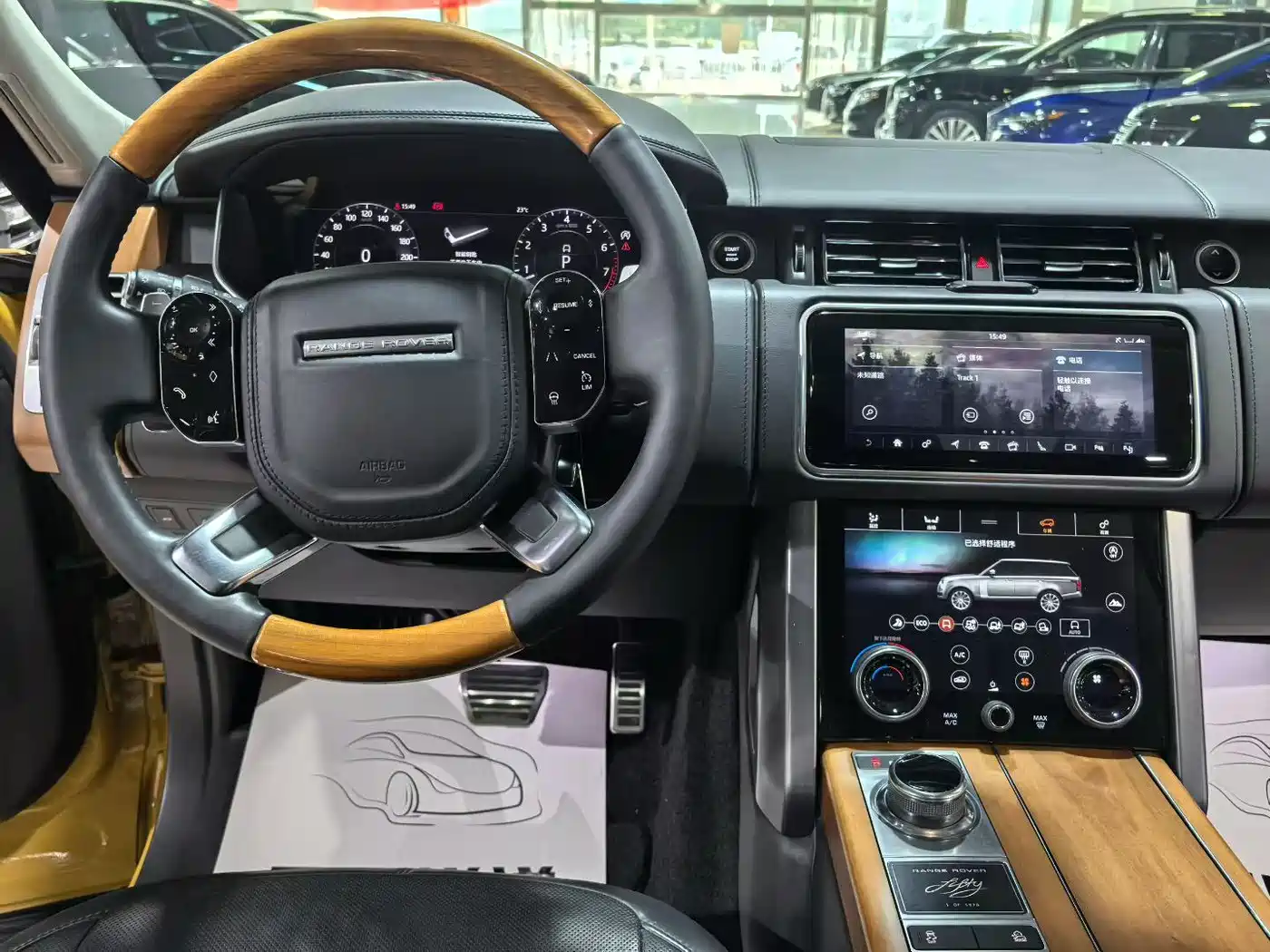 Land Rover Range Rover 2021 3.0 L6 50th Anniversary Commemorative Edition фото 4