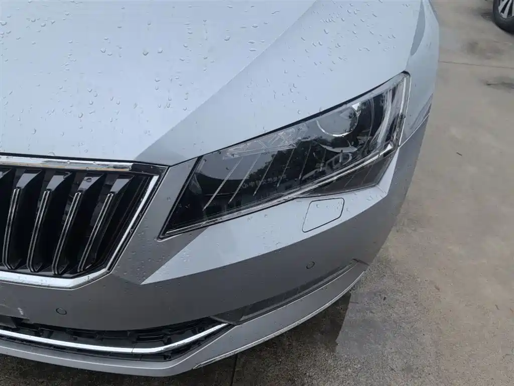 Škoda Superb 2016 TSI330 DSG Smart Edition фото 3