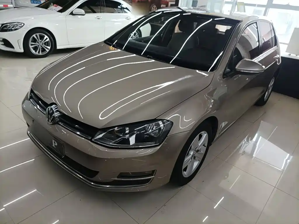 Фото 1 - Volkswagen Golf