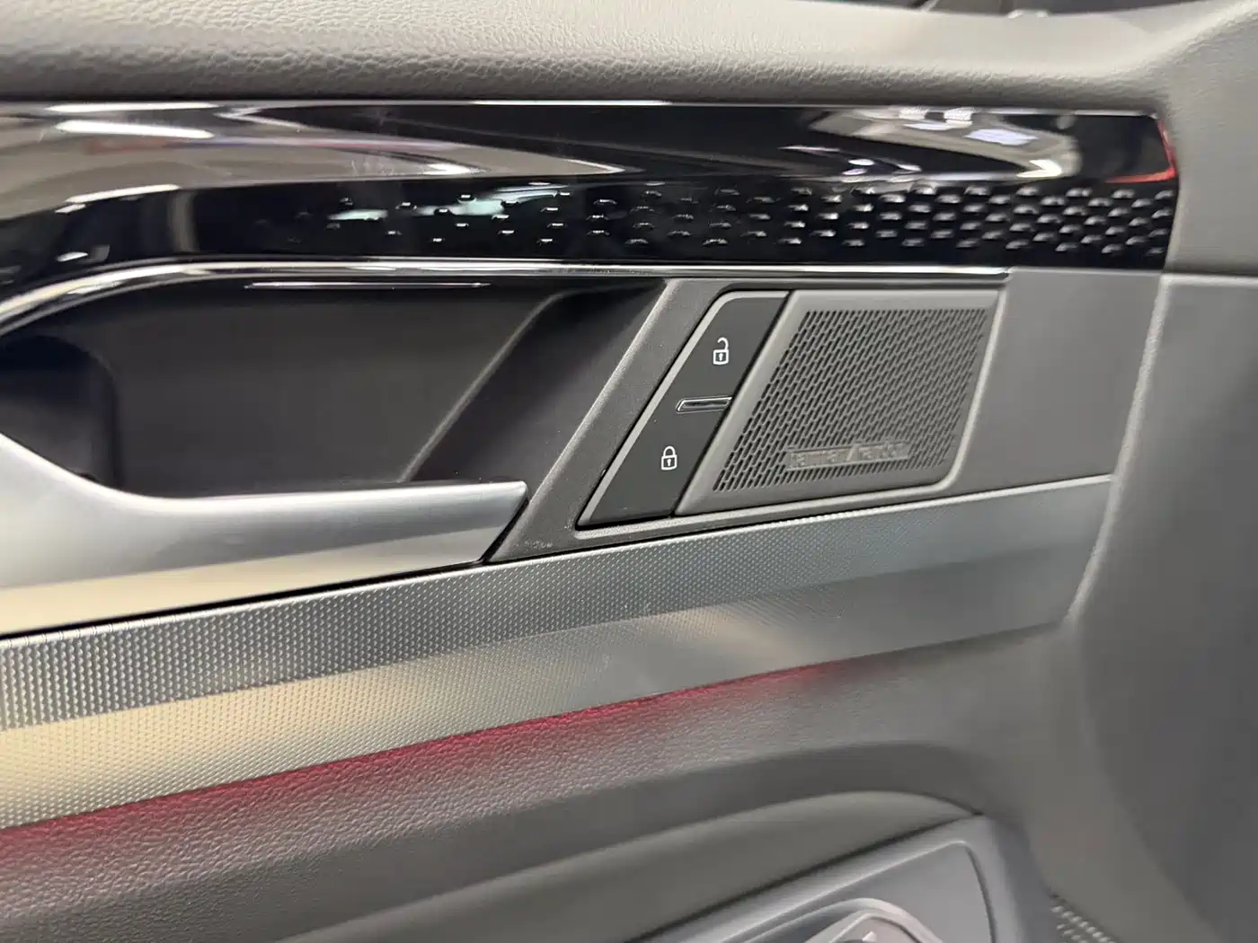 Volkswagen Passat 2023 380TSI Flagship Edition фото 16