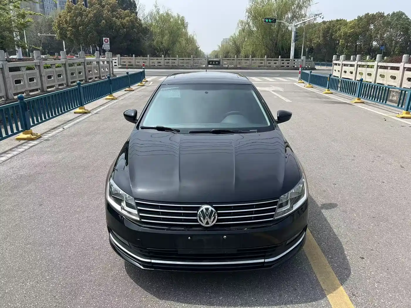 Volkswagen Lavida 2015 1.6L Automatic Comfort Edition фото 2
