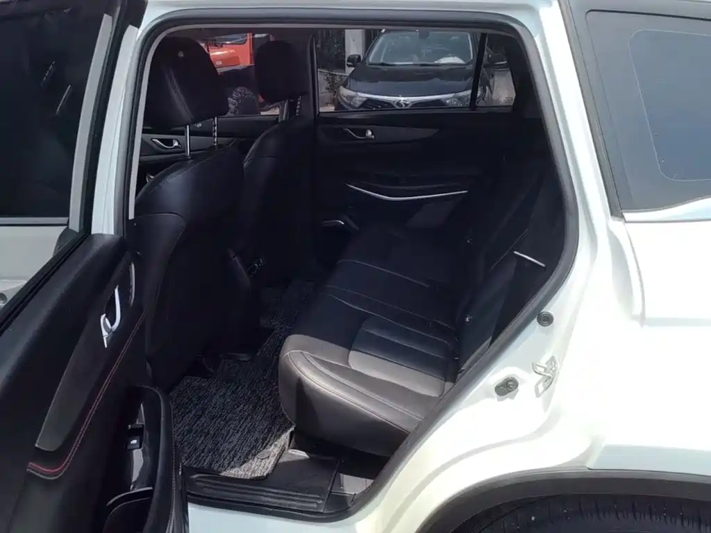 Photo 17 - Changan CS75