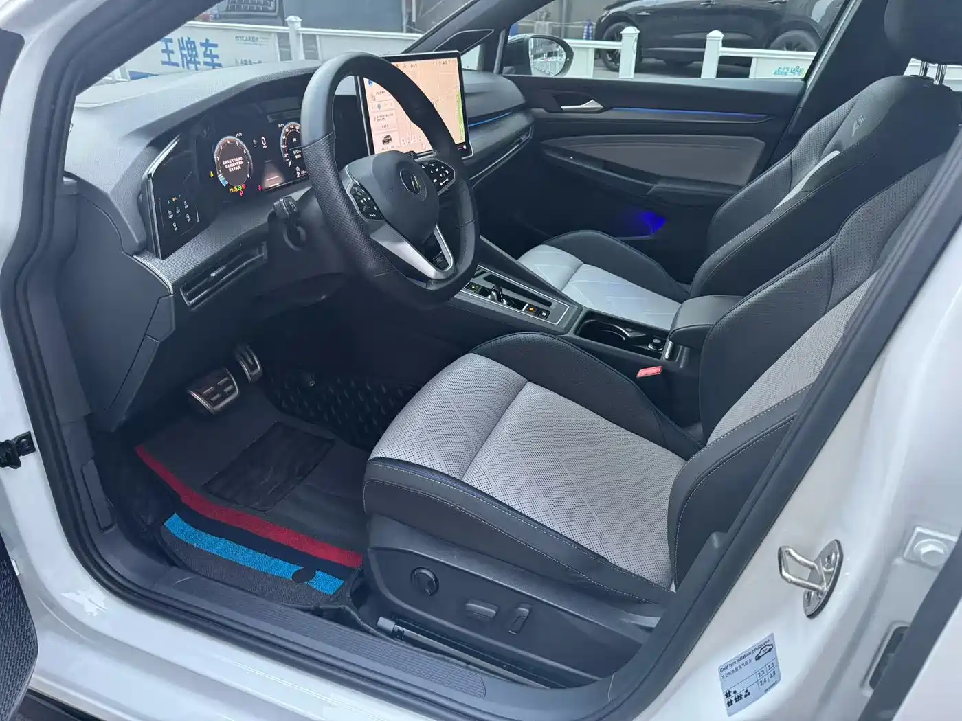 Volkswagen Golf 2025 2025 300TSI R-Line