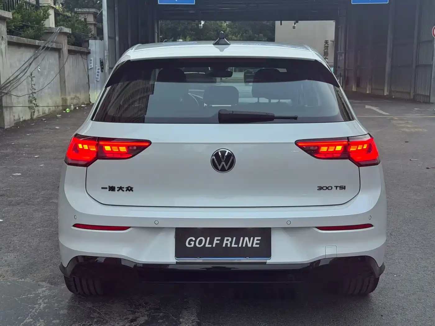 Volkswagen Golf 2025 2025 300TSI R-Line