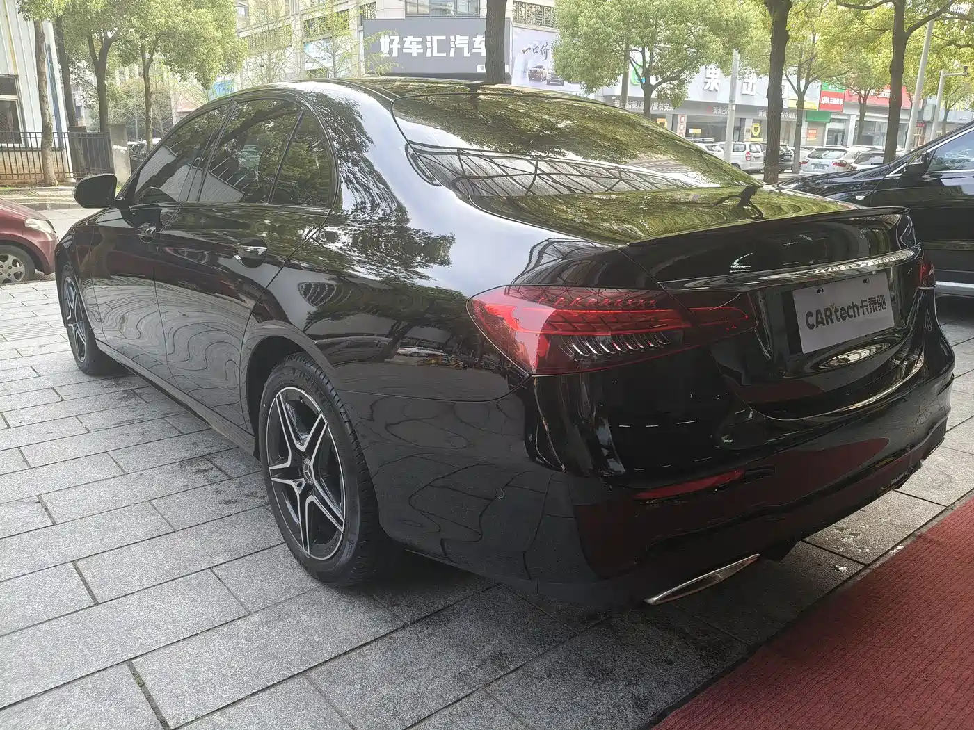 MERCEDES-BENZ E CLASS