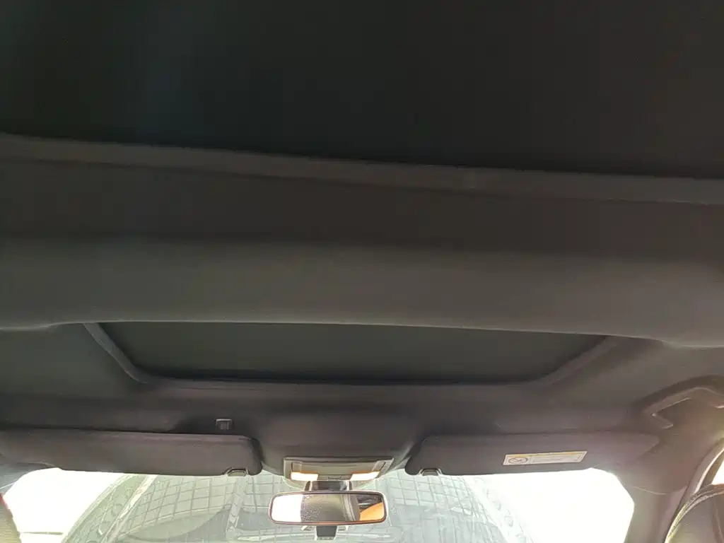 Photo 14 - Ford Explorer (Import)