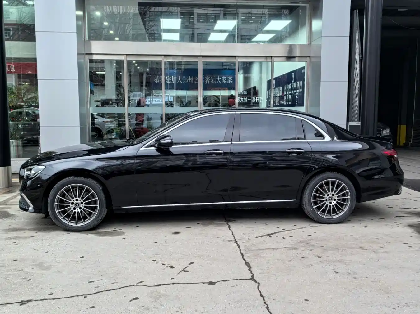 MERCEDES-BENZ E CLASS