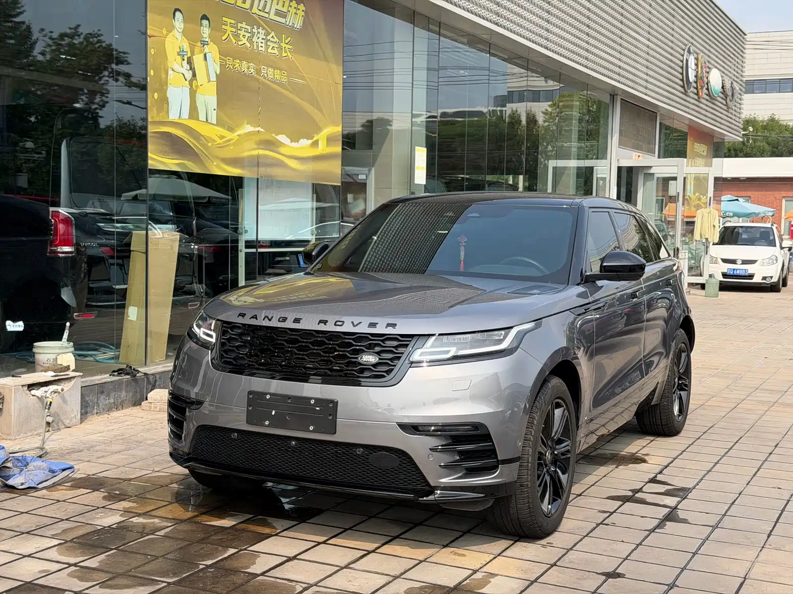 Фото 1 - Land Rover Range Rover Velar