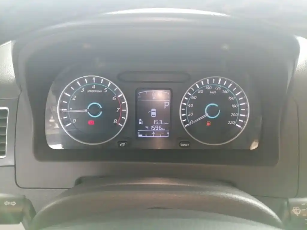 Dongfeng Fengxing Joyear XV 2017 2016 1.6L CVT Comfort