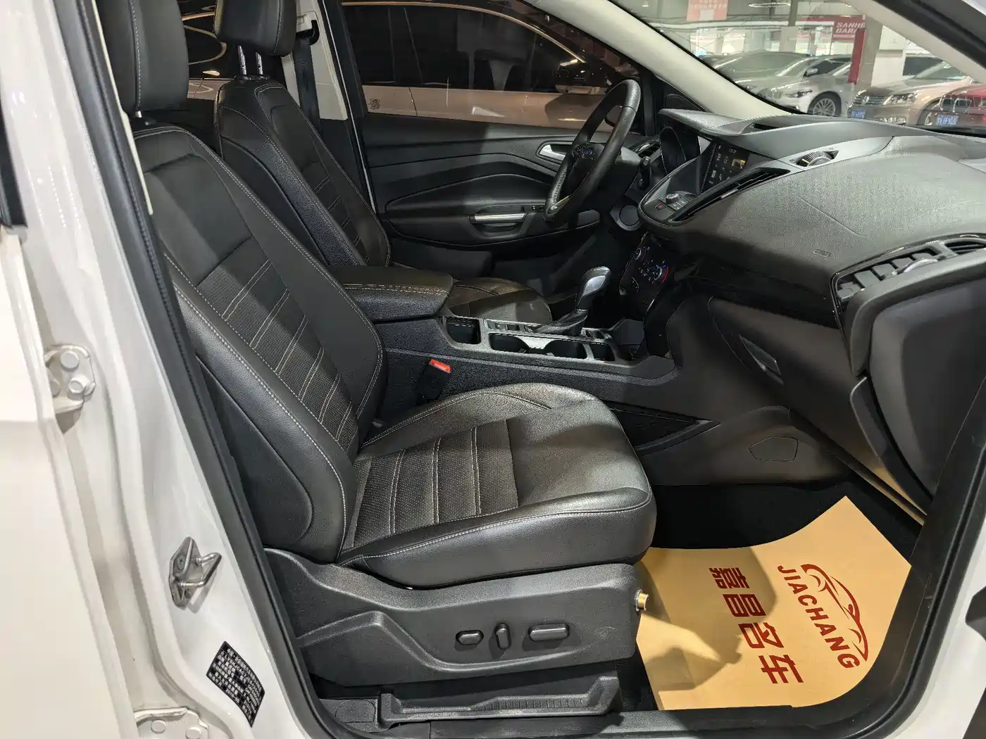 Ford Kuga 2019 2018 EcoBoost 245 AWD Luxury Wing