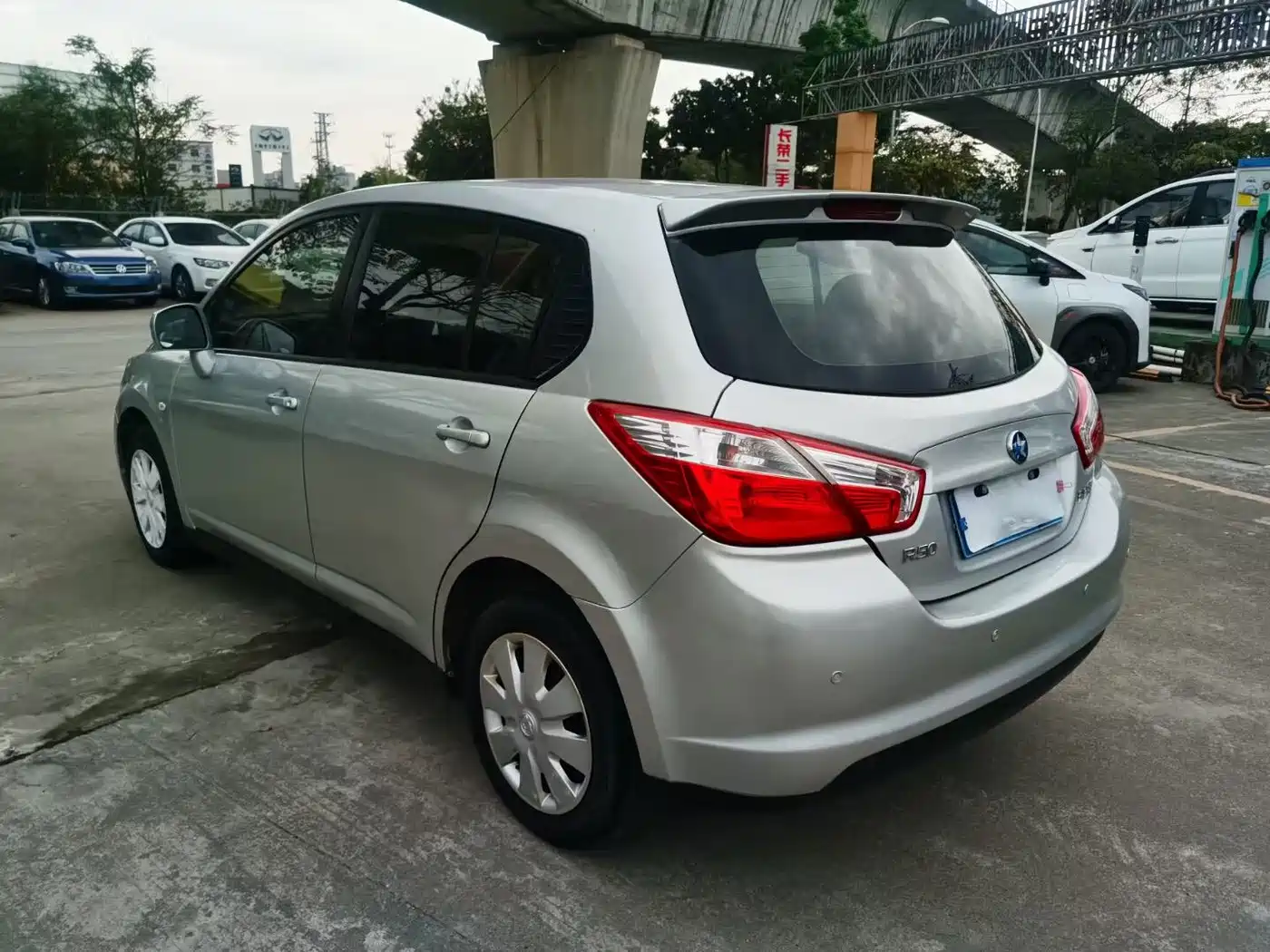 Venucia R50 2014 2013 1.6L Manual Fashion