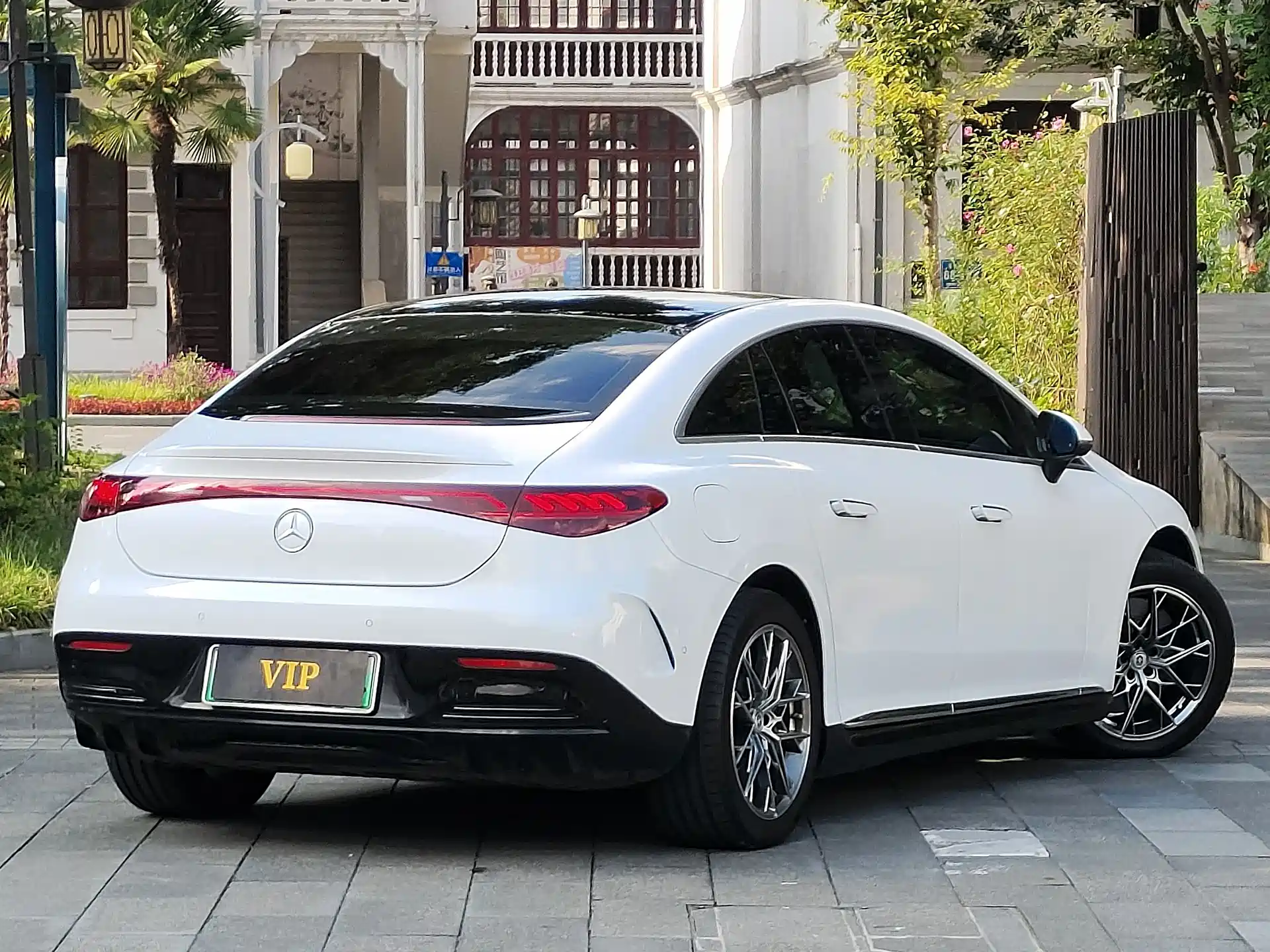 Фото 4 - Mercedes-Benz EQE
