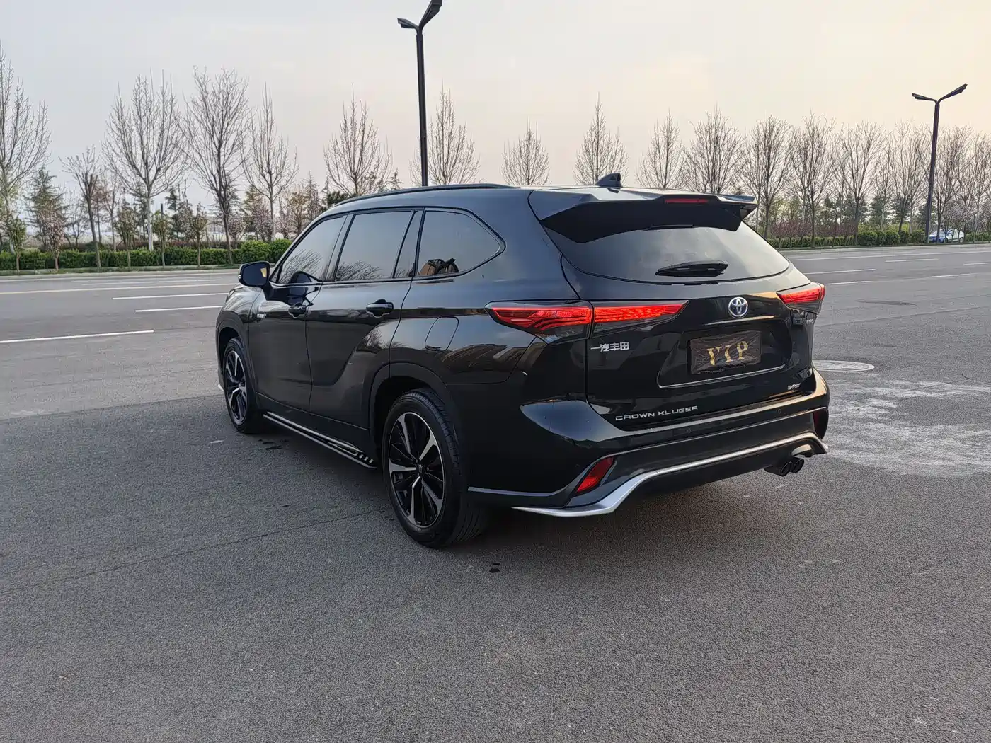 Toyota Crown Kluger 2022 2.5L HEV 4WD Premium Edition фото 4