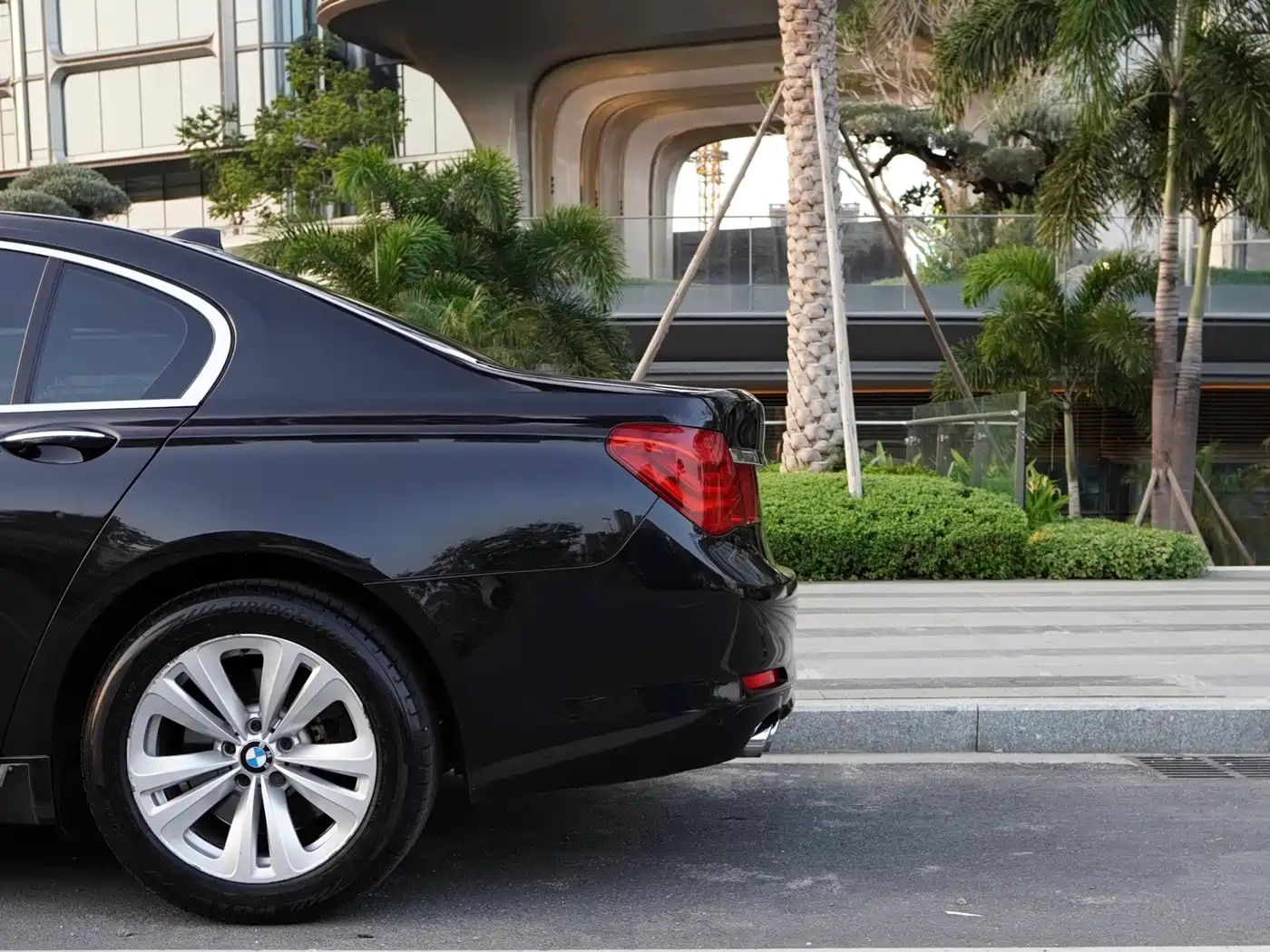 BMW 7 Series 2011 730Li Elegance фото 23