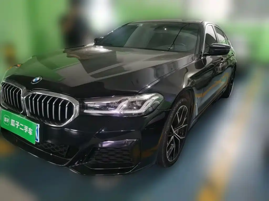 Photo 2 - BMW 5 Series