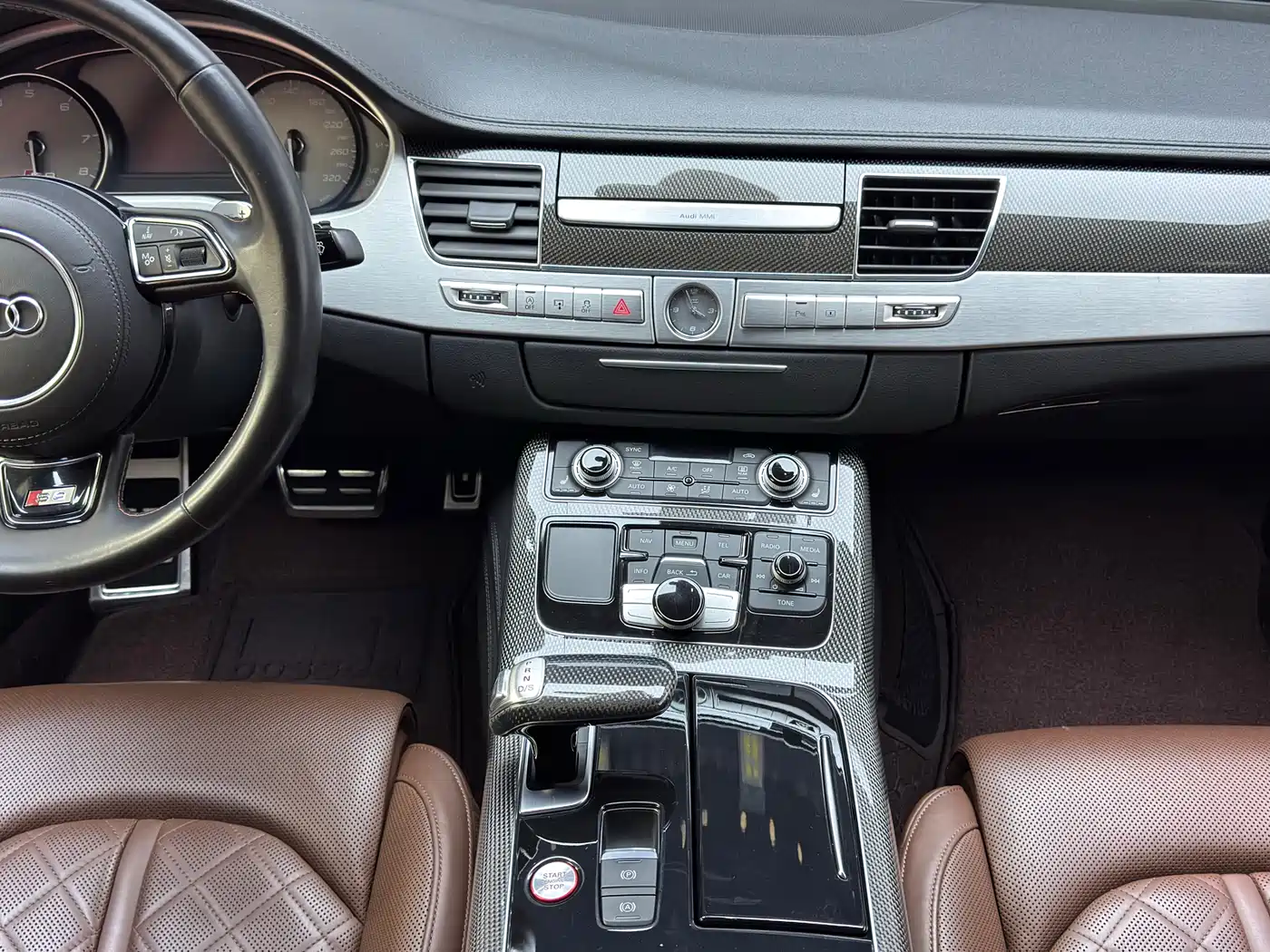 Audi S8 2014 S8 4.0TFSI quattro фото 11