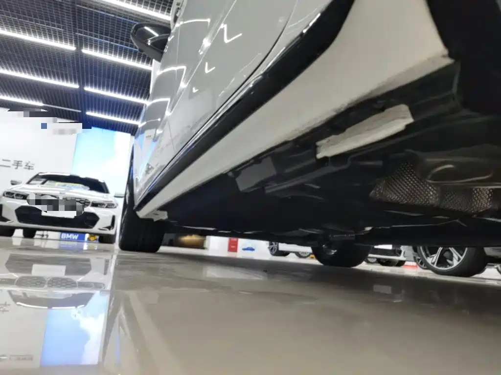 Фото 22 - Audi A4L