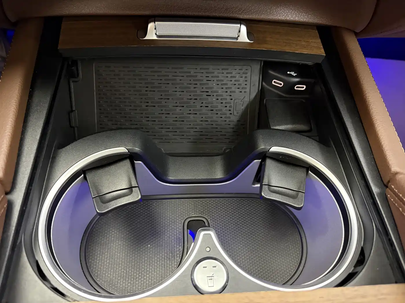 Mercedes-Benz GLS 2024 Model GLS 450 4MATIC Luxury фото 16