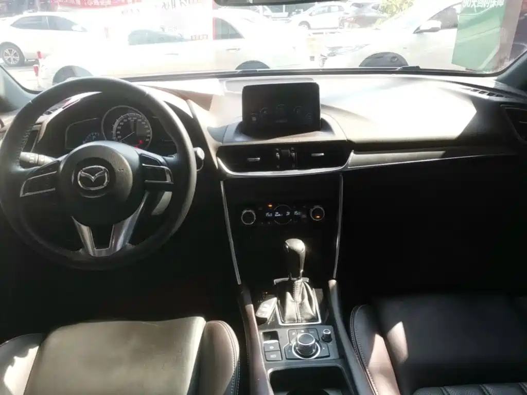 Mazda CX-4 2016 2016 2.5L AWD Sky Passion Edition