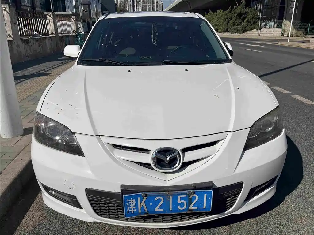 Фото 2 - Mazda 3