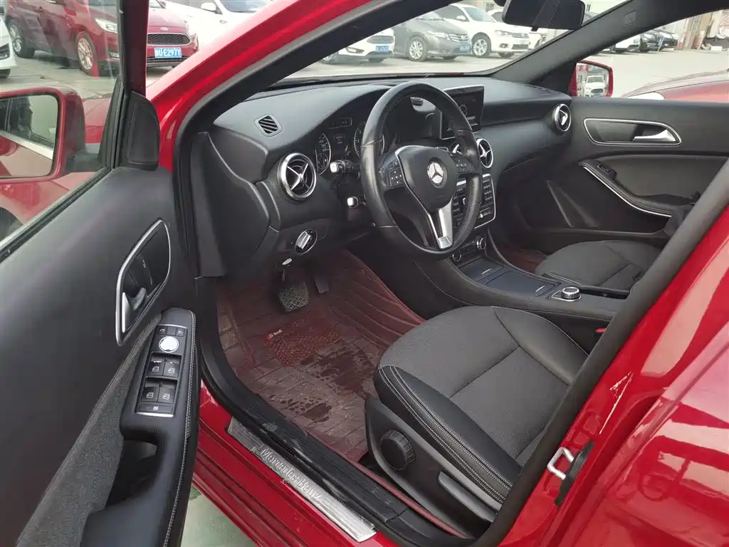 Mercedes-Benz A-Class (Import) 2015 A 180 фото 16