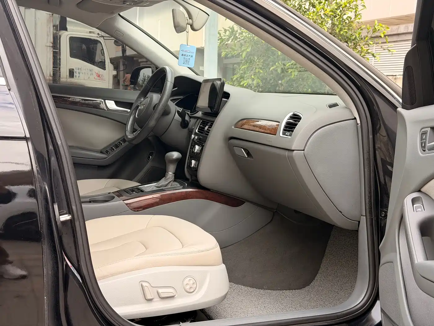 Audi A4L 2013 35 TFSI Automatic Standard фото 8