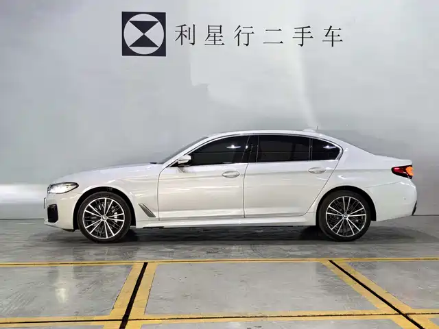 BMW 5 Series 2022 530Li Leading M Sport Package — фото 4