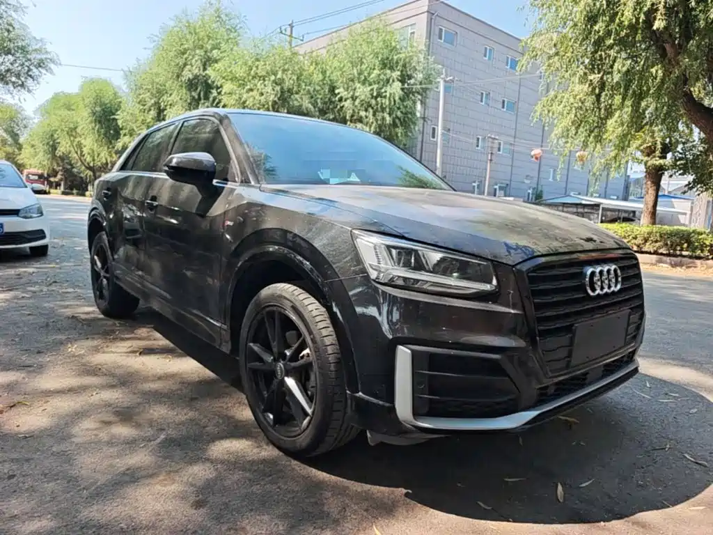 Photo 4 - Audi Q2L