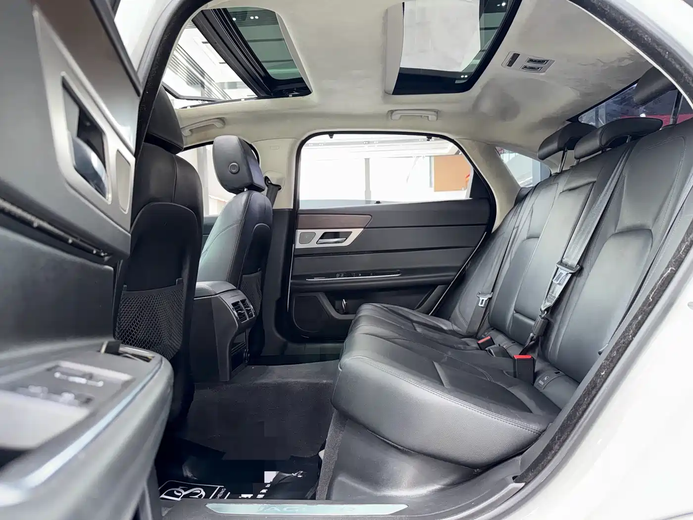 Jaguar XFL 2017 XFL 2.0T 200PS Elegance Edition фото 6