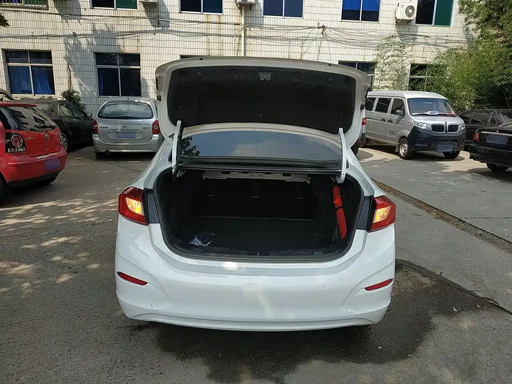 Chevrolet Cruze 2018 2018 320 Automatic Pioneer Sunroof Edition