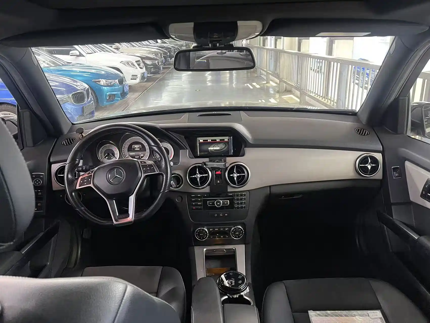 Photo 11 - Mercedes-Benz GLK-Class
