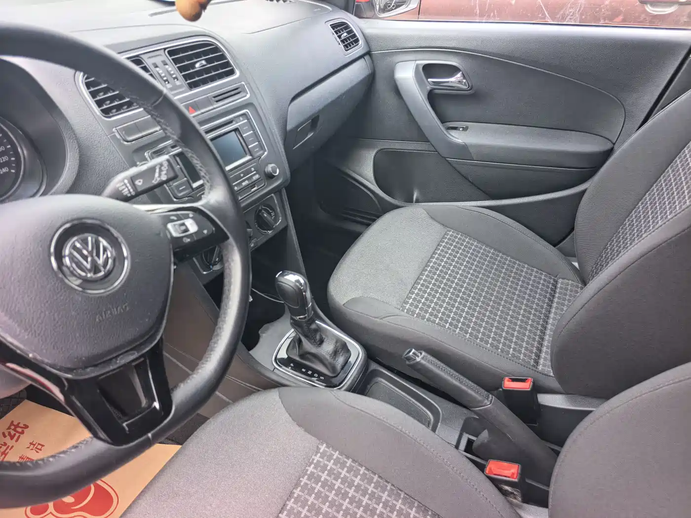 Volkswagen Polo 2016 1.6L Automatic Comfort фото 11