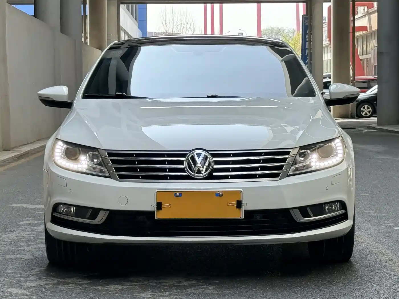Volkswagen FAW-Volkswagen CC 2016 Model 1.8TSI Luxury фото 2