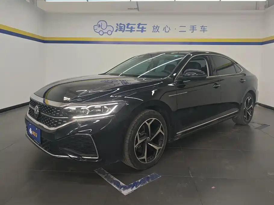 Volkswagen Passat 2023 Facelift 330TSI Starlight Luxury Edition
