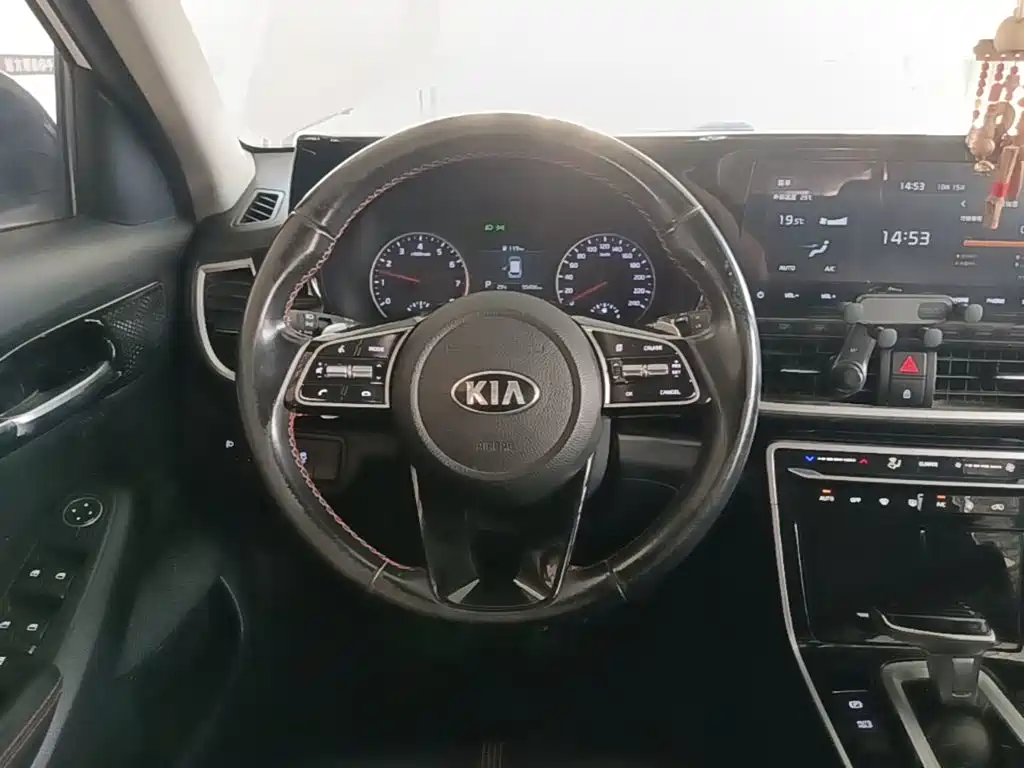 Photo 11 - Kia KX3