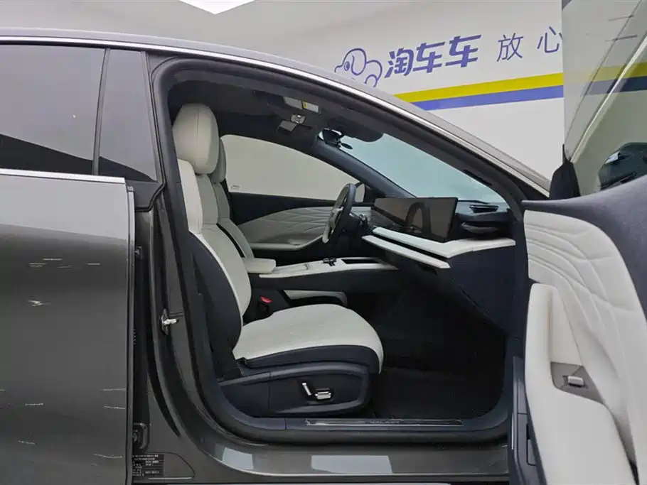 Geely Galaxy Galaxy E8 2024 2024 665km RWD Starship Voyager Edition