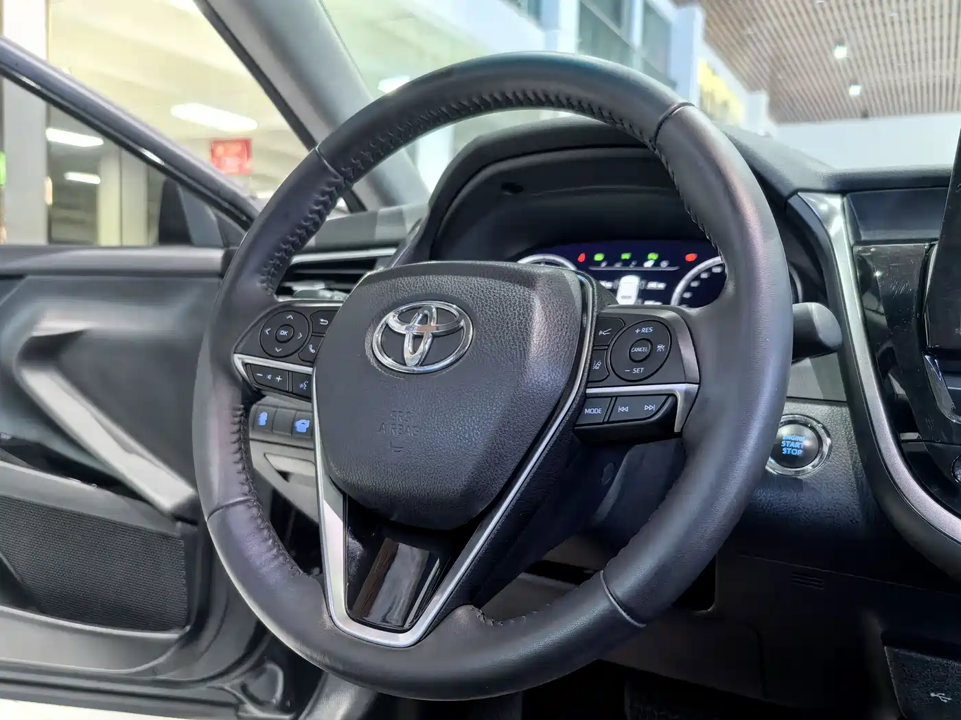 Toyota Camry 2021 2.5G Luxury Edition фото 16