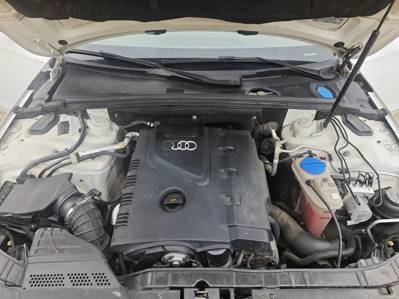 Audi A4L 2010 2.0 TFSI Technology фото 14