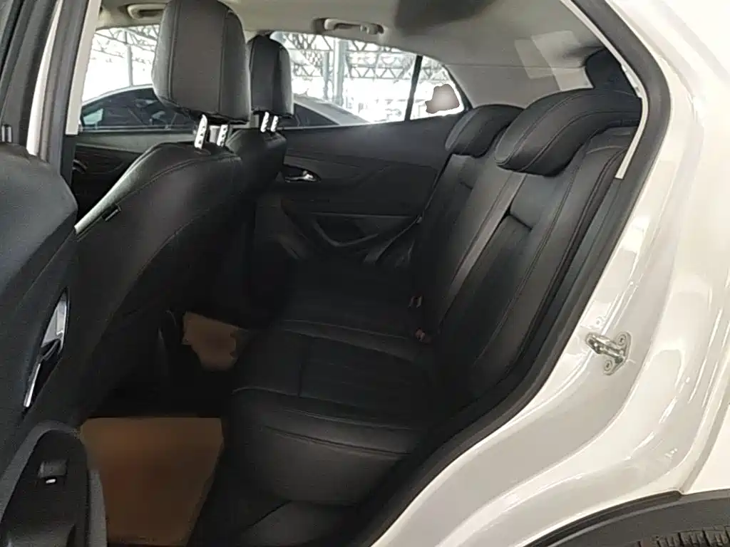 Фото 17 - Buick Encore