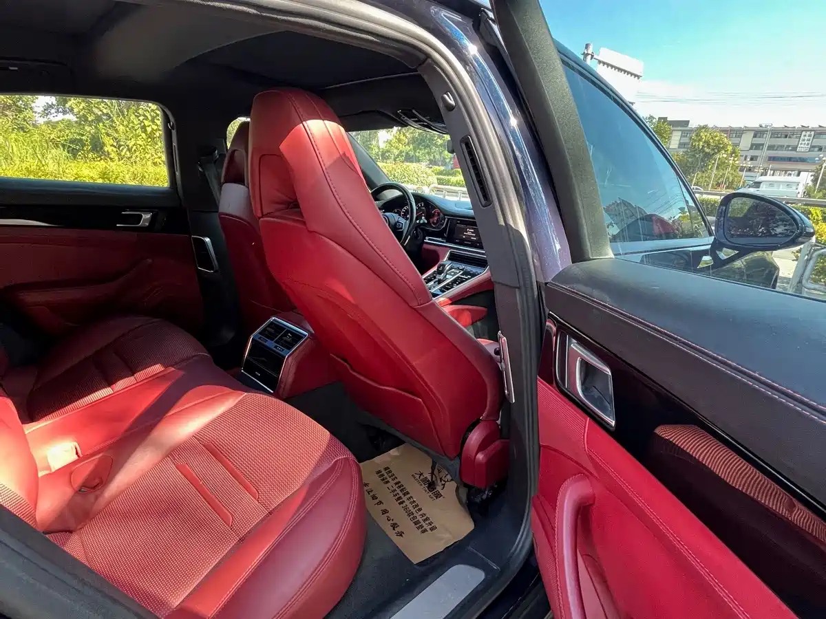Фото 7 - Porsche Panamera