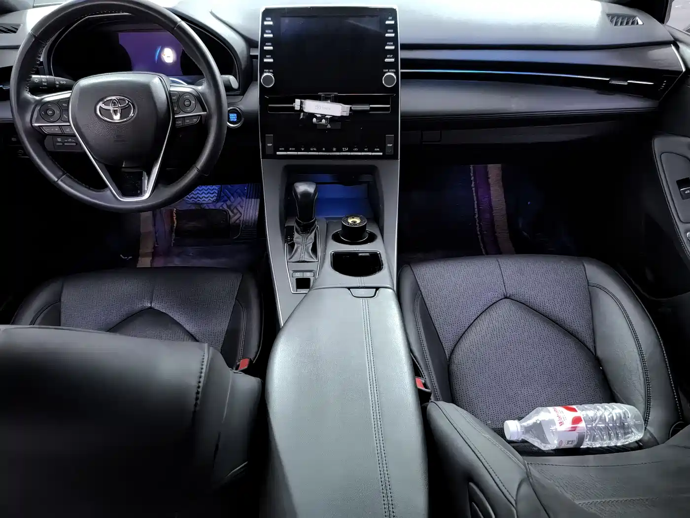Toyota Avalon 2022 2.0L Luxury Edition фото 8