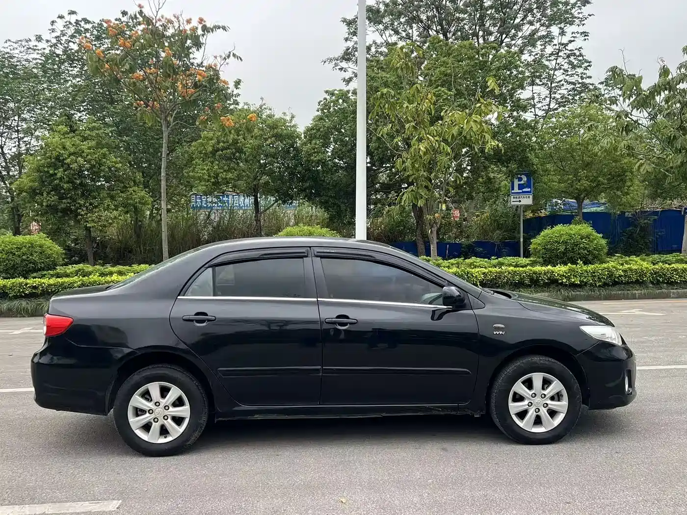 Toyota Corolla 2013 Special Edition 1.6L Manual Ultimate Cool GL фото 8