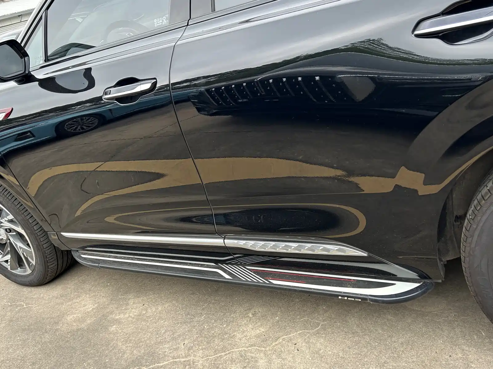 صورة 8 - Hongqi HS3 PHEV